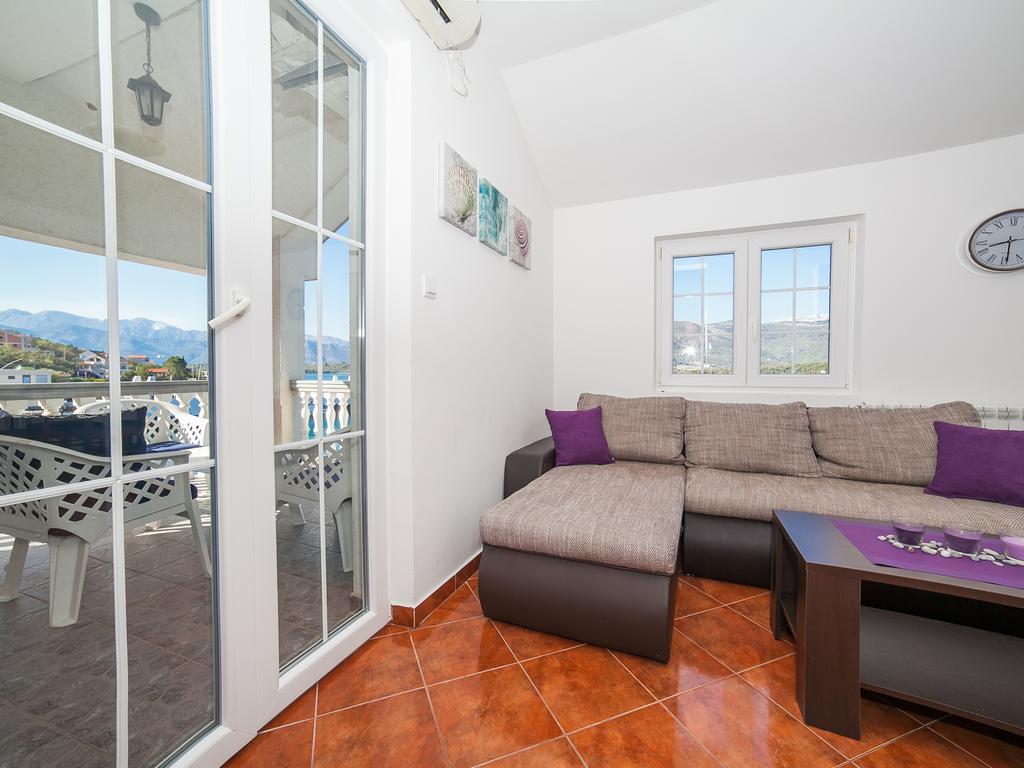 Apartments Elena Тиват Екстериор снимка