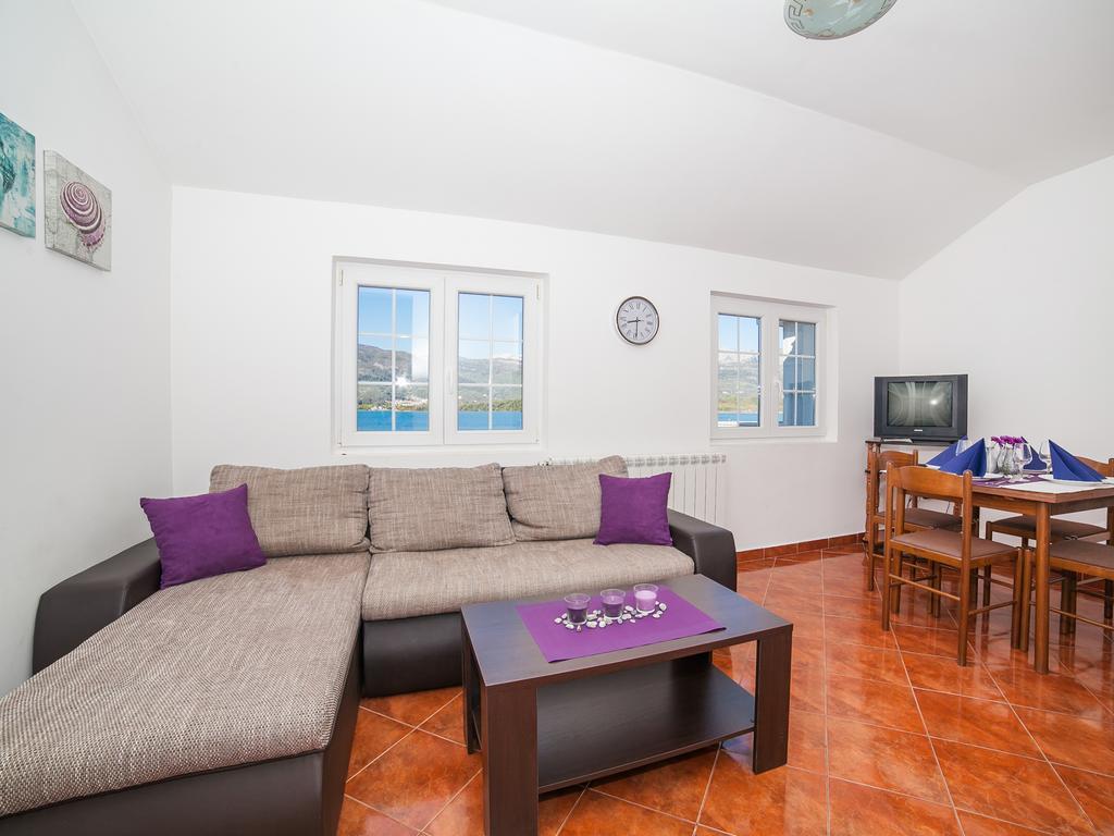 Apartments Elena Тиват Екстериор снимка