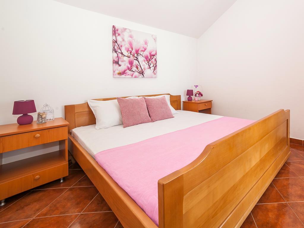 Apartments Elena Тиват Екстериор снимка