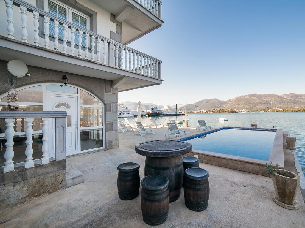 Apartments Elena Тиват Екстериор снимка